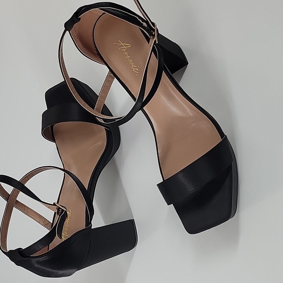 Elegant Black Platform Heels New - Picture 14 of 16